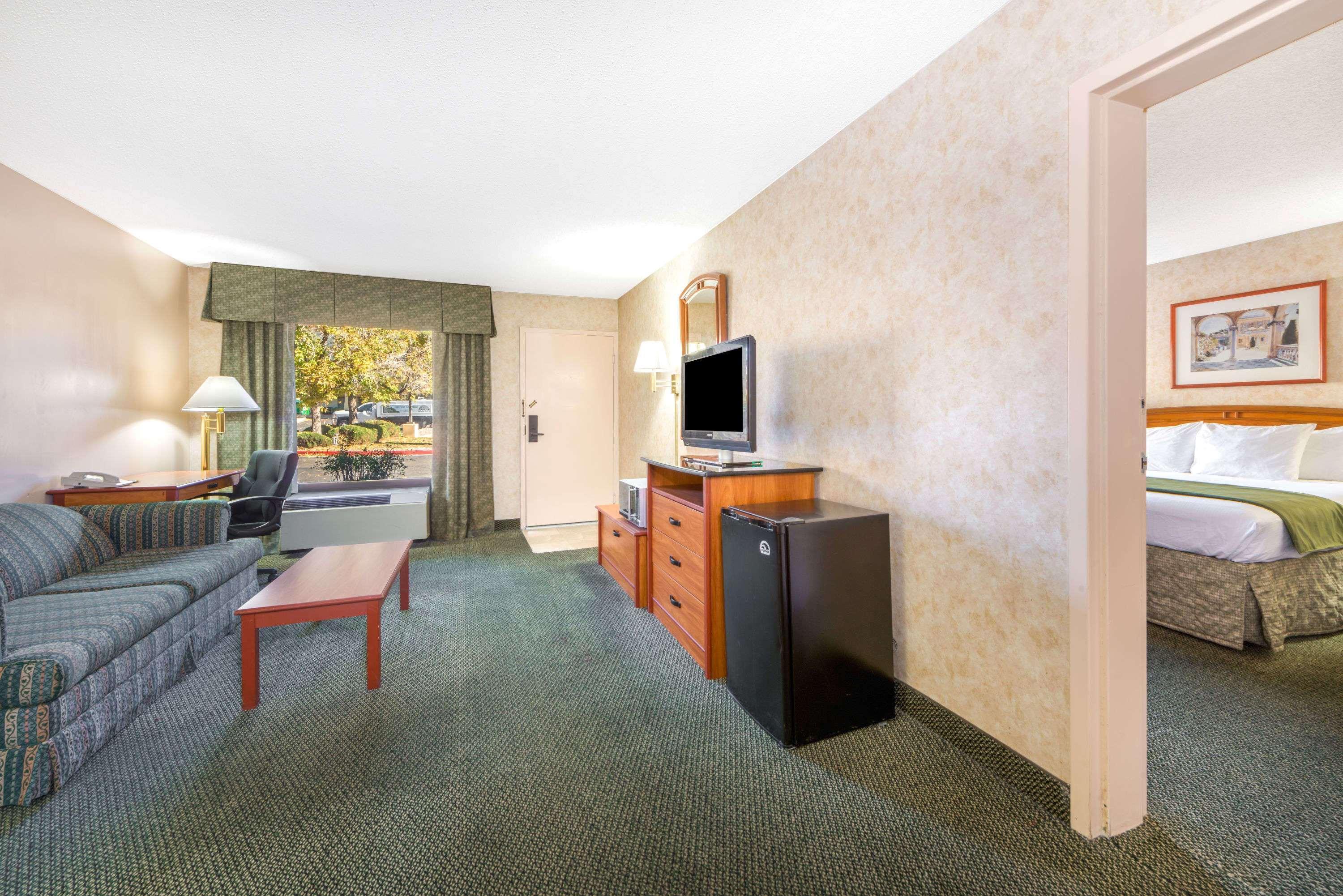 Days Inn&Suites by Wyndham Albuquerque North Extérieur photo